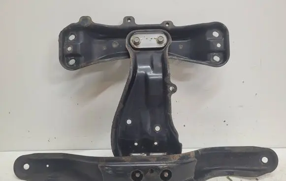 Subaru Outback Gearbox mounting bracket