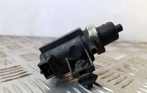 Volkswagen II LT Turbo solenoid valve 1H0906627 72190320
