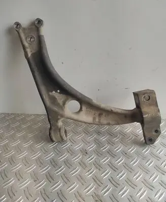 Volkswagen PASSAT B6 Front lower control arm/wishbone 3C0407153