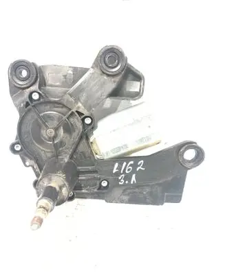 Rear door manual window regulator