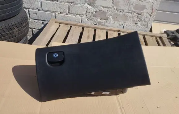 Peugeot 607 Glove box 9633059077 1842807016