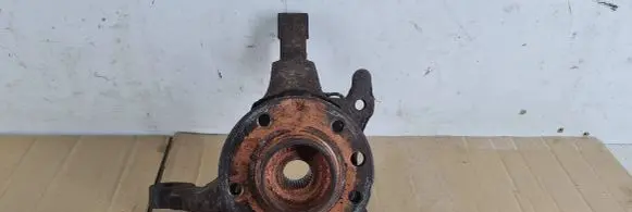 Opel Zafira A Front wheel hub spindle knuckle