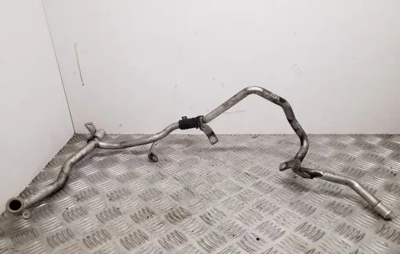 Audi A4 S4 B9 Engine coolant pipe/hose 8W0121444D 8W0121475A
