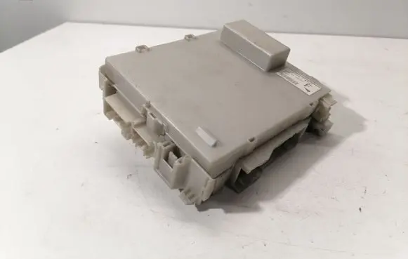 Lexus GS 300 350 430 450H Fuse module 8267030250