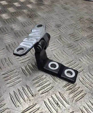 Infiniti Q70 Y51 Rear door lower hinge
