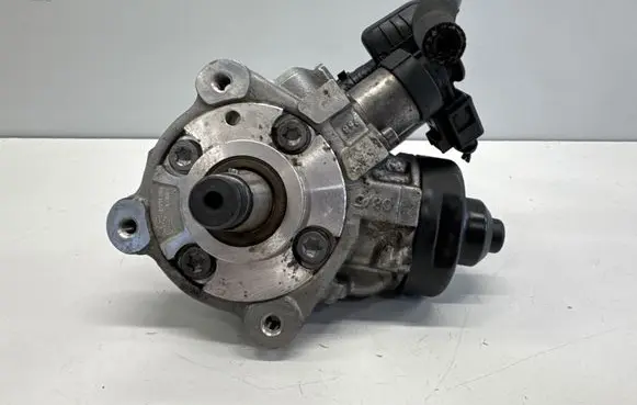 Volkswagen PASSAT B7 Fuel injection high pressure pump 0445010514 03L130755D 07070710