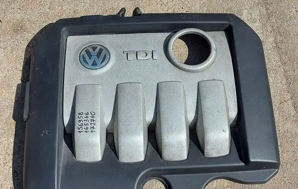Volkswagen Touran I Engine cover (trim) 03G103925AN