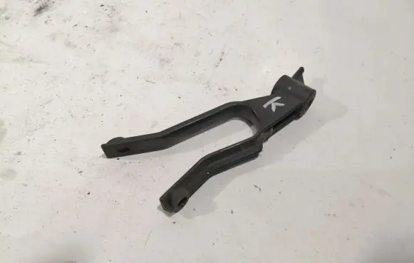 Opel Zafira B Radiator mount bracket 13162131
