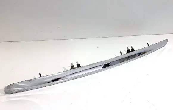 Mercedes-Benz GL X164 Trunk door license plate light bar 1647400993
