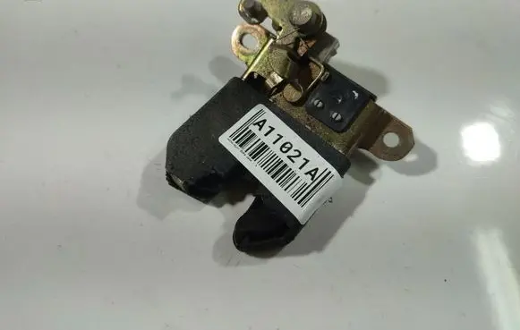 Volkswagen Bora Tailgate/trunk/boot lock/catch/latch 1J0827505D
