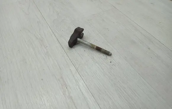 Peugeot 4007 Fuel Injector clamp holder