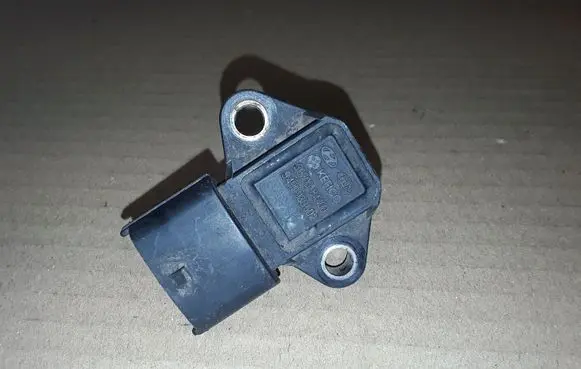 KIA Carens II Air pressure sensor 3930084400 9490930502