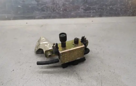Mercedes-Benz C W202 Turbo solenoid valve 0025400697