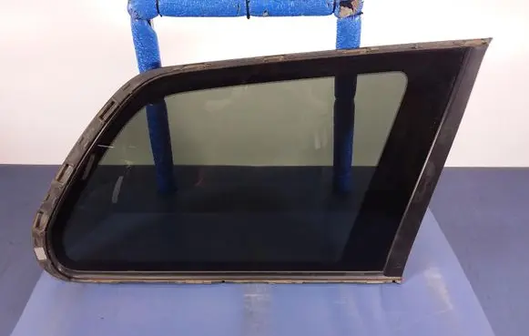 Volvo XC90 Rear side window