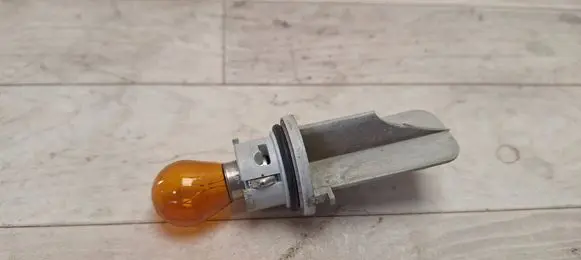 BMW 1 E81 E87 Headlight/headlamp bulb 