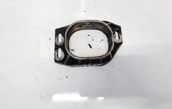 Audi A4 S4 B5 8D Engine mounting bracket 8D0199335