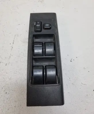 Toyota Corolla Verso AR10 Electric window control switch 848200F030 54355667D