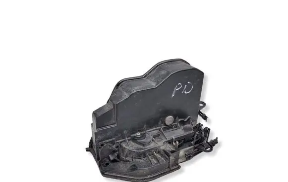 BMW 1 E81 E87 Front door lock 7167074