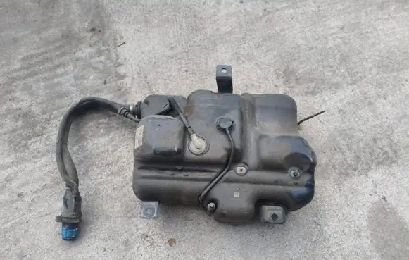 Opel Vivaro AdBlue liquid reservoir 208993933R 208993933