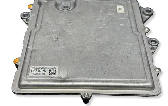 BMW 7 F01 F02 F03 F04 Engine control unit/module 0261S09660 8617383 170320642