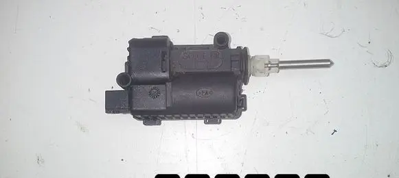 Opel Astra H Central locking motor 13158426