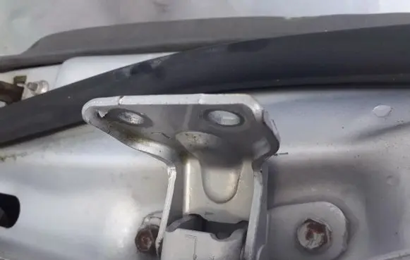 Mazda 626 Rear door lower hinge