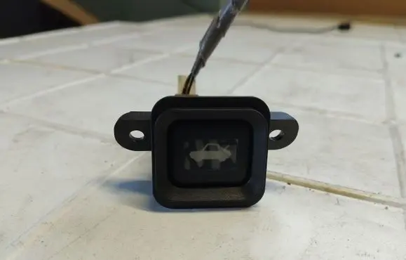 Tailgate opening switch