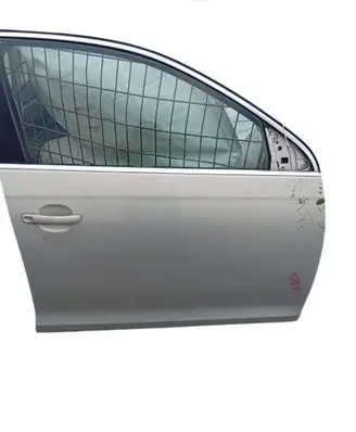Volkswagen Golf VI Front door 1K5831105F 1K5831106F