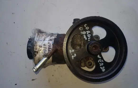 Toyota Corolla Verso E121 Power steering pump