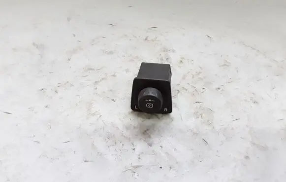 Opel Antara Wing mirror switch 201004238