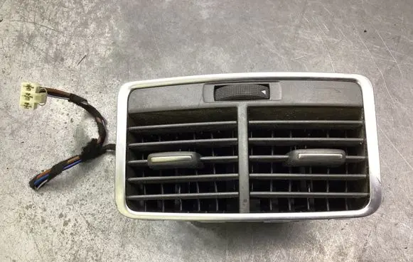 Audi A6 S6 C6 4F Rear air vent grill 4F0819203B