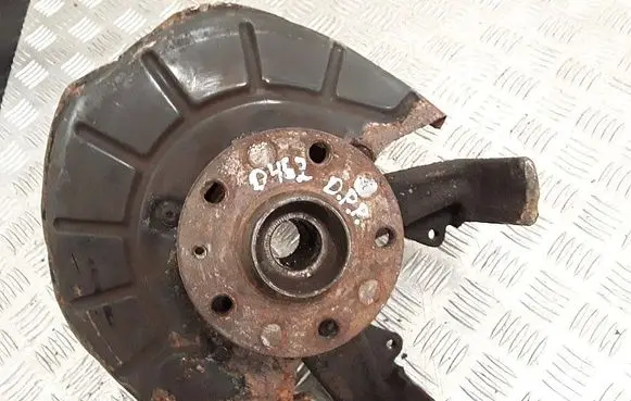 Volkswagen Jetta VI Front wheel hub 
