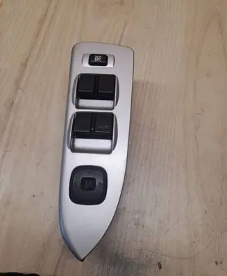 Mazda Premacy Electric window control switch C8HD172 20Y4D4