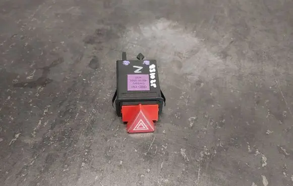 Audi A6 S6 C5 4B Hazard light switch 4B0941509E