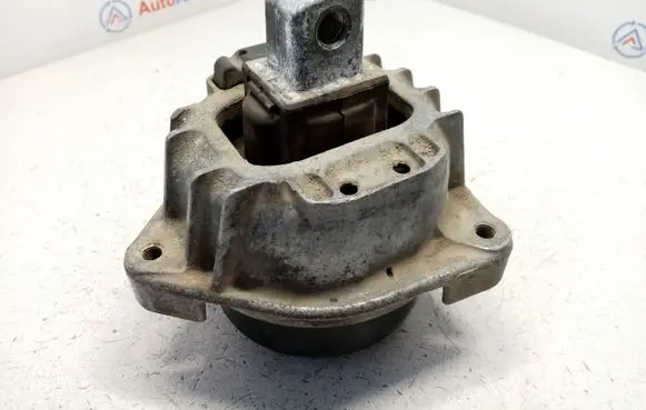 BMW 7 F01 F02 F03 F04 Engine mount bracket 6777374 22116777374 22116797184