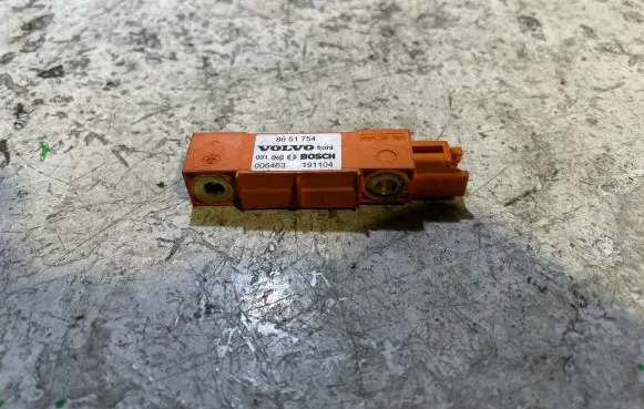 Volvo XC90 Airbag deployment crash/impact sensor 8651754 191104 006463
