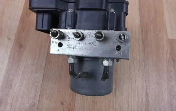Mazda CX-3 ABS Pump D10J437A0C