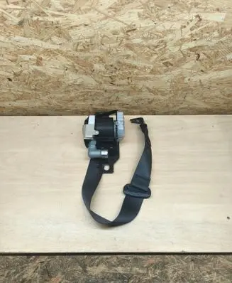Rear seatbelt