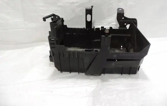 Battery box tray