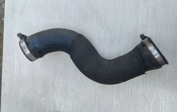 Audi A5 8T 8F Intercooler hose/pipe 8k0145737J