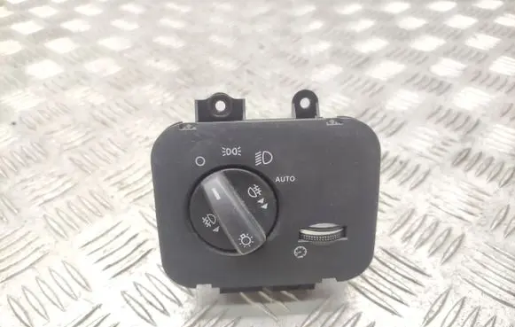 Land Rover Discovery 3 - LR3 Light switch YUD501480