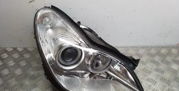Mercedes-Benz CLS C219 Headlight/headlamp