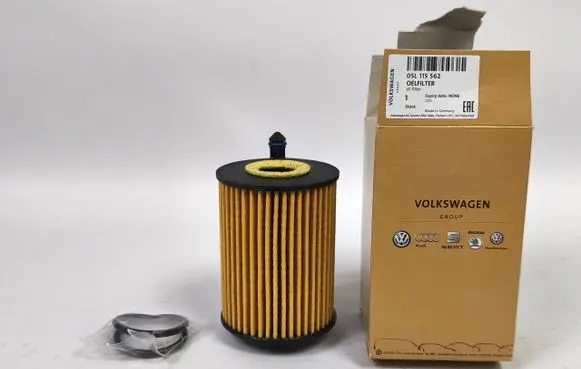 Audi A4 S4 B9 Oil filter cover 05L115562