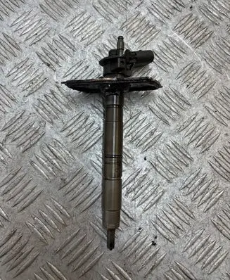 Volkswagen Touran I Fuel injector 03L130277 080923 01086