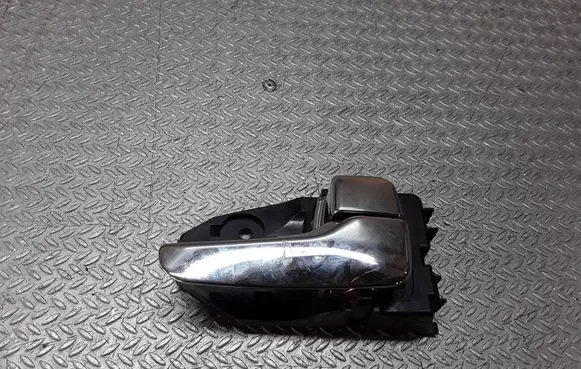 Mitsubishi Outlander Front door interior handle