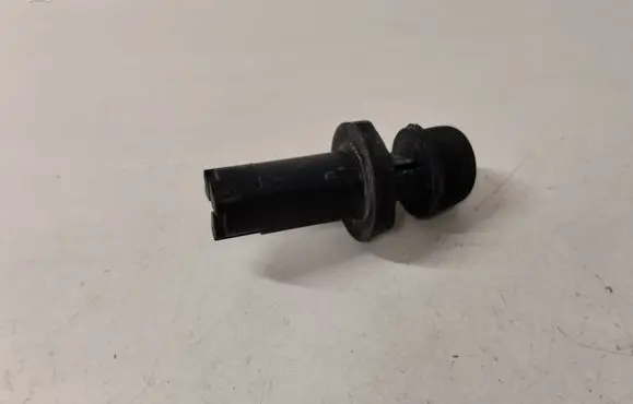 Radiator mount bracket