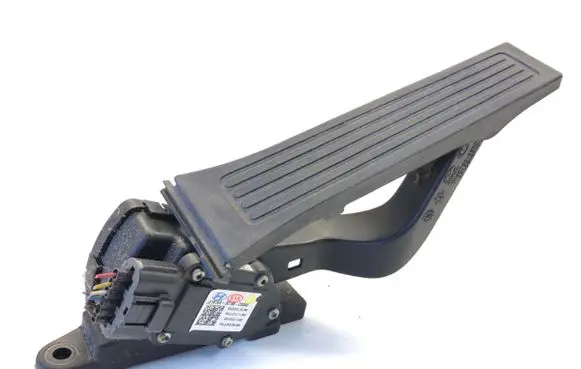 KIA Sportage Accelerator throttle pedal 327002S000