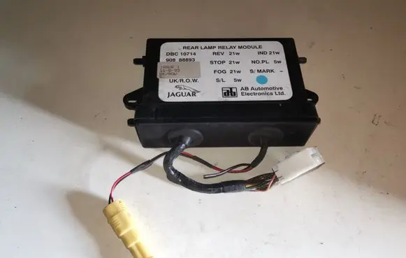 Jaguar XJ X40 Light module LCM DBC10714