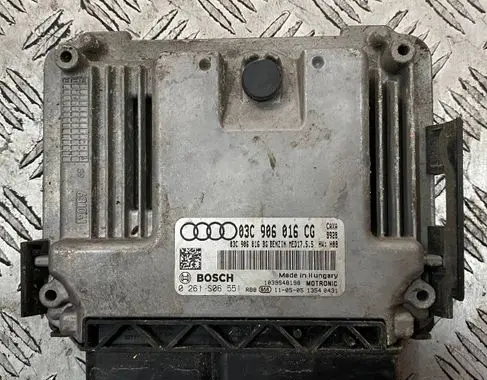 Volkswagen Golf V Engine control unit/module 03C906016CG 0261S06551 HAMU4079754