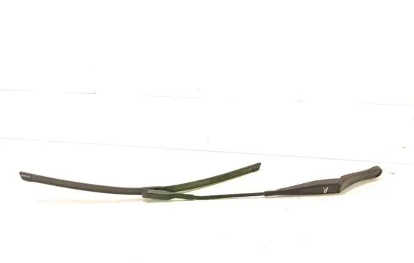 Front wiper blade arm